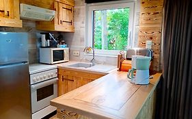 Louloudia huis in het bos met mooi uitzicht en kalmte